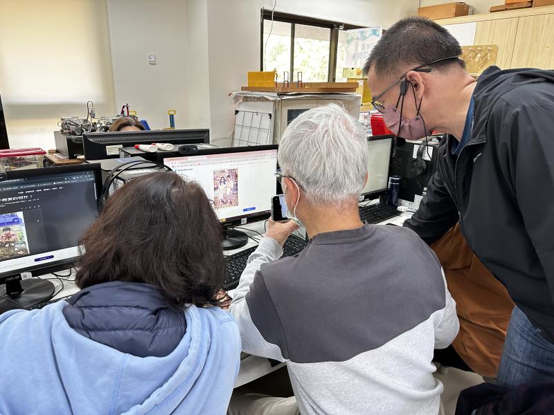 講師針對學員的提問細心的示範與講解