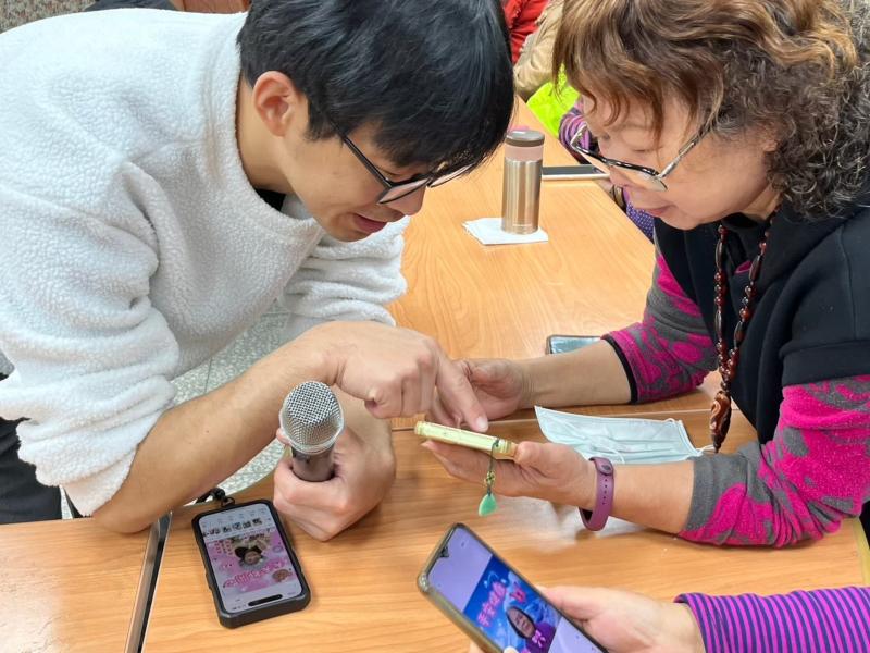 培訓社區志工手機基礎設定、通訊軟體應用