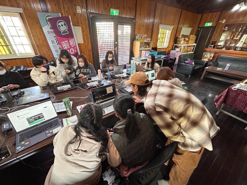 智慧 科技 活躍老化數位學習 