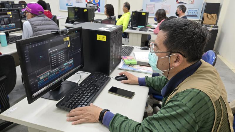 使用文字轉影片~輕輕鬆鬆就編輯好了，只要把瑕疵的地方修一修~