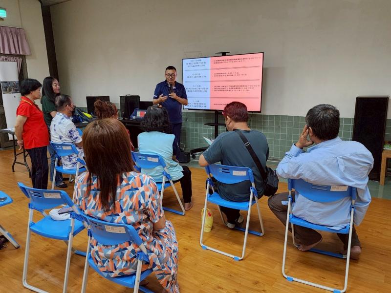 關於國內民航局無人機飛行圖資的說明，基本上可以直接前往民航局無人機飛行活動區域範圍查詢GIS直接查詢，在圖資系統裡面可以看到國內無人機飛行空域大致上可以分為以下幾種類別:  《紅區》: 禁航區、限航區及航空站或飛行場四周及縣市政府公告禁止區