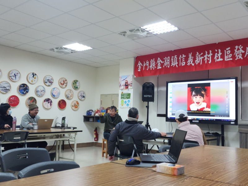 老師教學員如何靈活應用多個ai功能，將生成的圖片透過即夢ai產生一段可愛小女生的影片，人物不僅能對口形說話，還可以加入背景音樂。