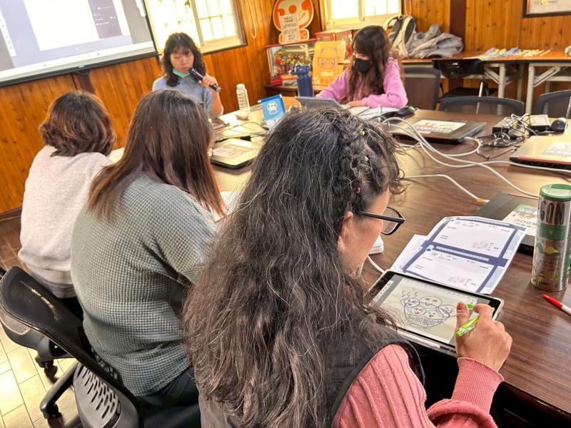 電繪Logo設計課程非常有趣，能讓學員使用手機和平板來創作自己專屬的Logo。