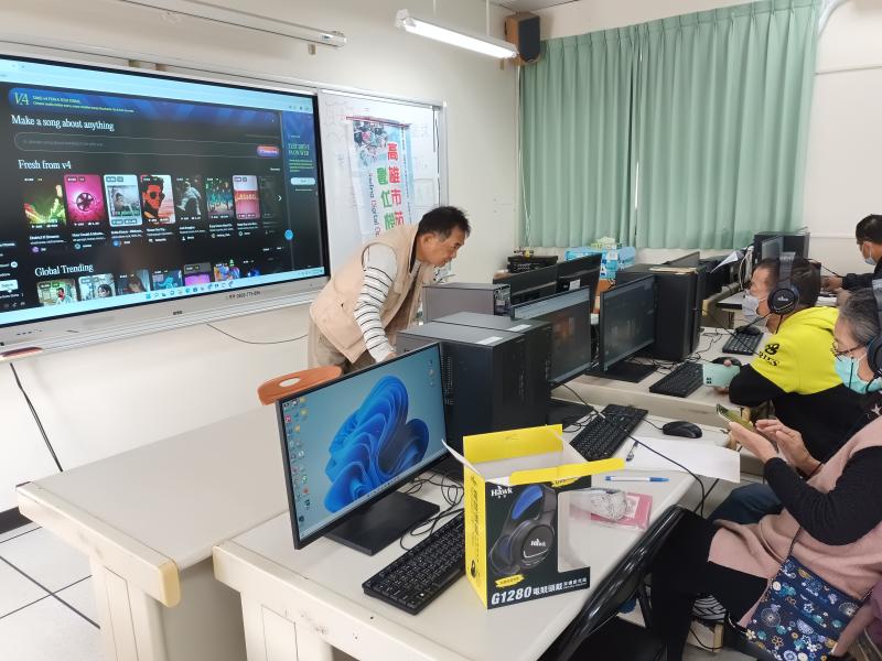 講師會用平易近人的用語，拉近與學員彼此間的距離。