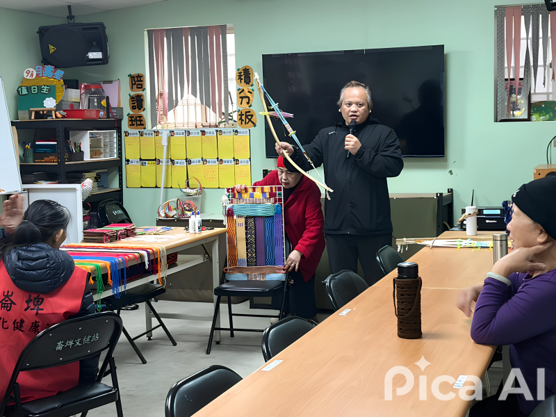 學員們分組討論練習