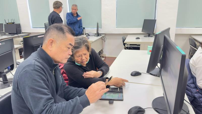 社群軟體實際操作。