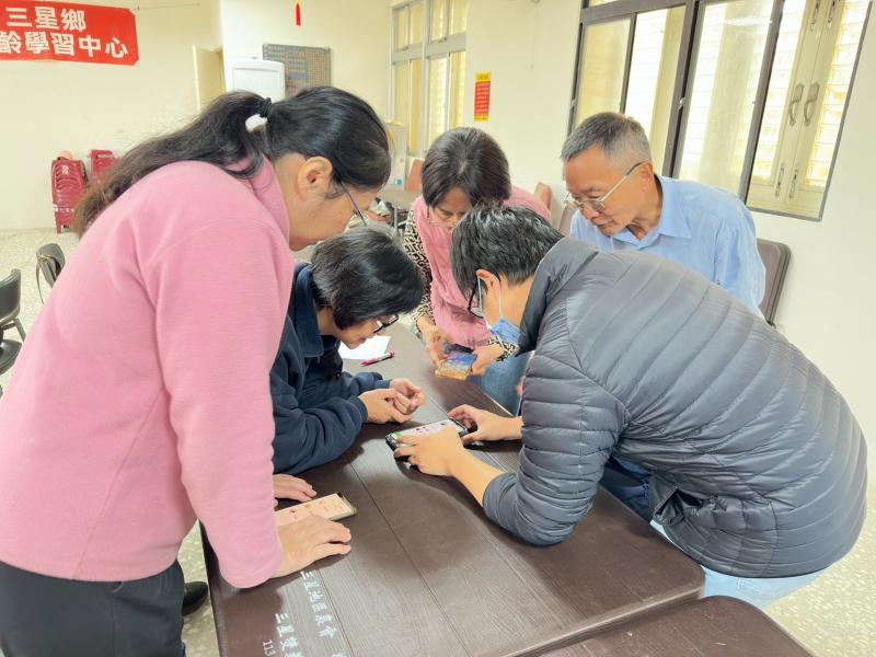 LINE 專屬手繪貼圖上架與申請販售。