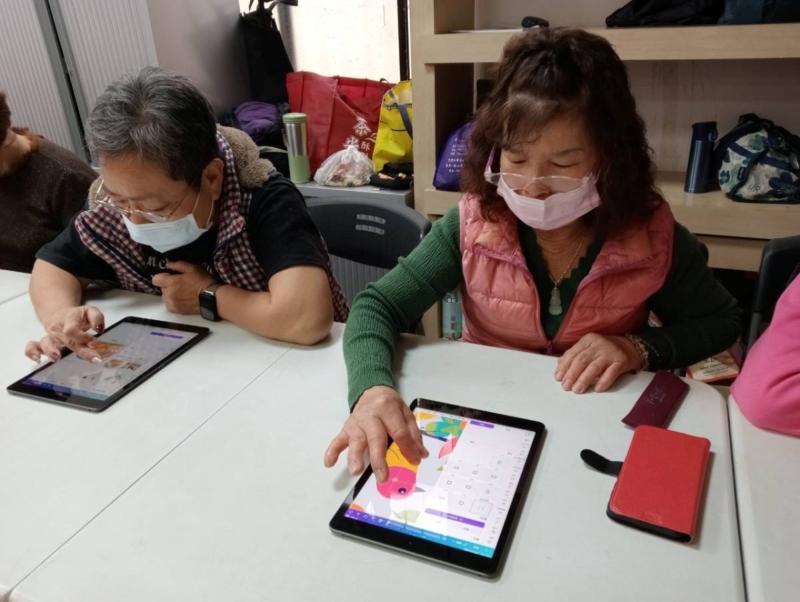 長輩自行設計貼圖