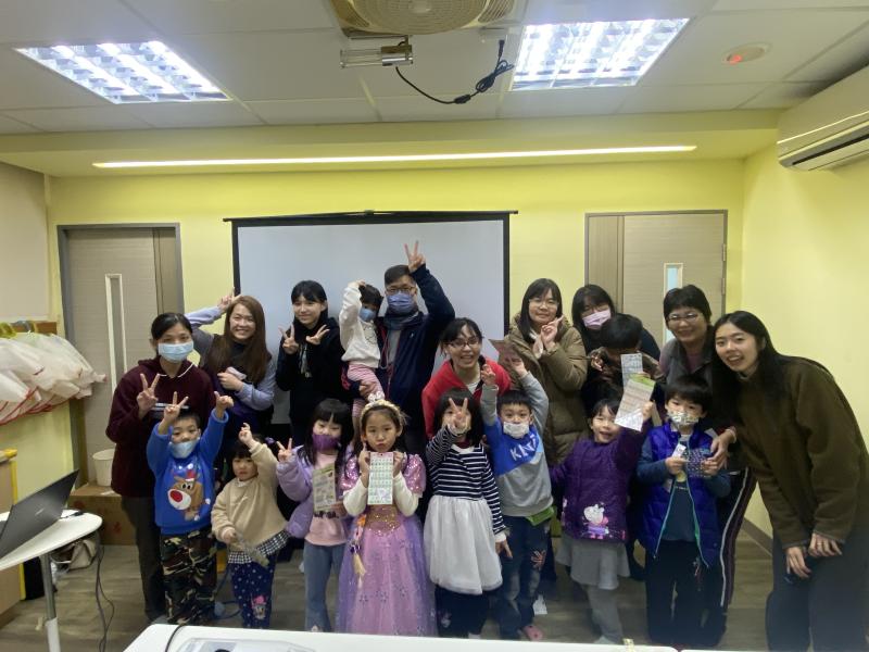 所有參與的學員和爸爸媽媽都非常開心透過這樣的方式來學習。