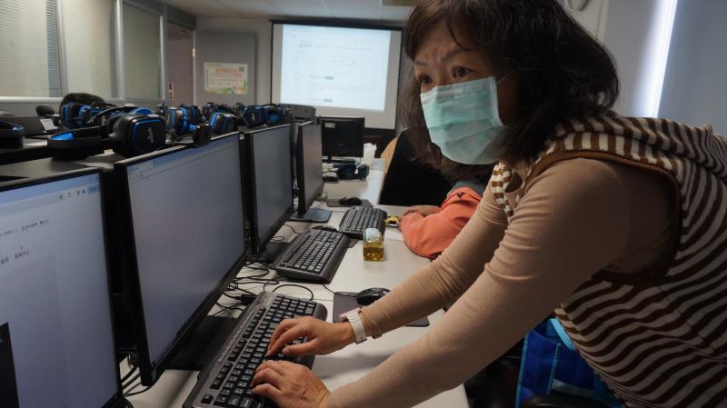 跟著老師的步驟，學員們親自來操作Google Map