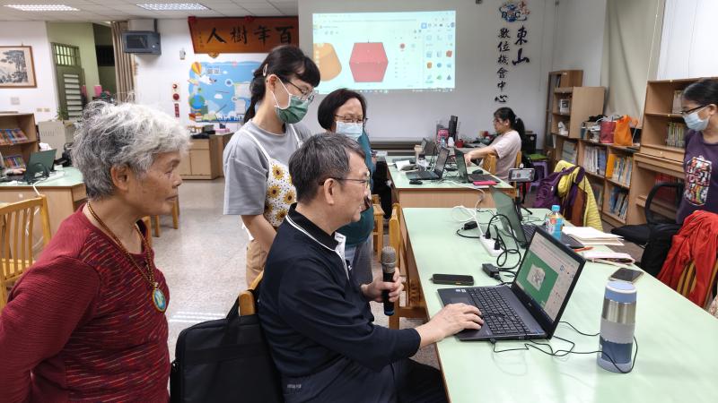 請老師修正完成模型圖