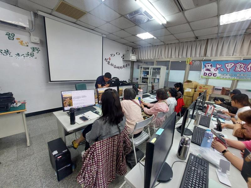 教導學員如何分辨AI所創造出來的照片跟真實照片的差異與分別