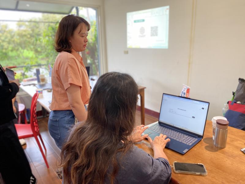 學員與助教交流ChatGPT 操作技巧實戰內容，該如何有效提升其運用技巧與實際應用能力