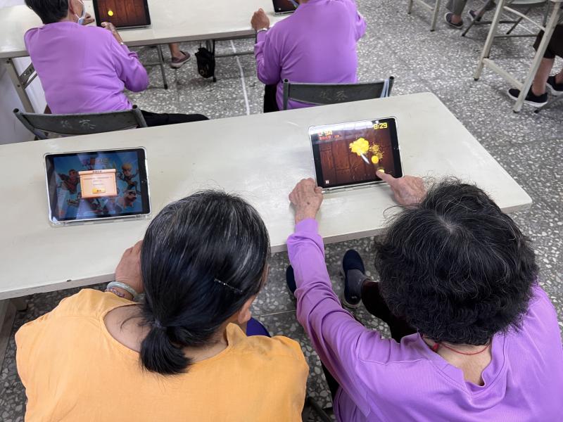 學員互相分享如何順暢操作