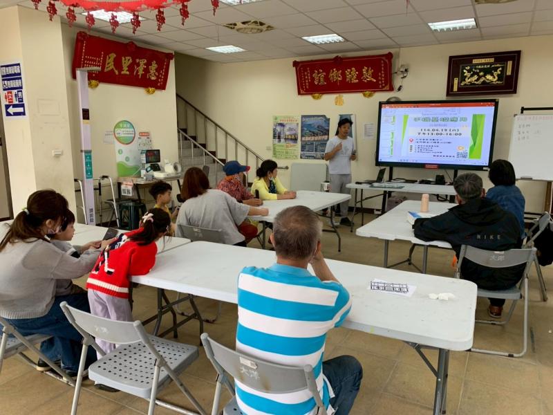 老師講解手機的基礎運用