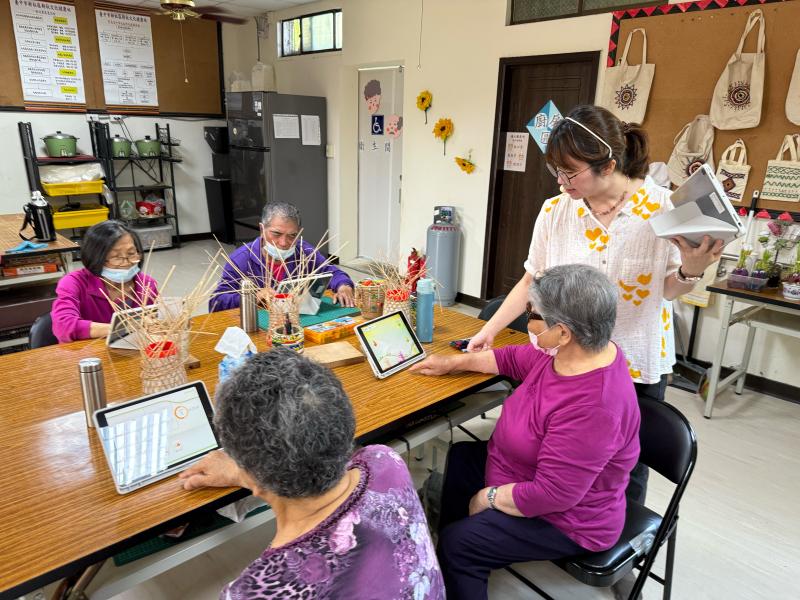 協助學員解決實際操作所遇到的問題