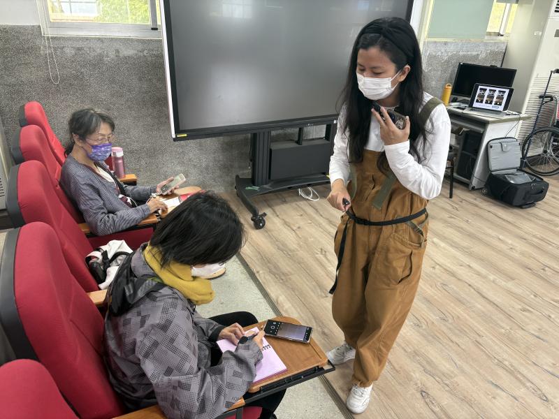 學員們開心學習