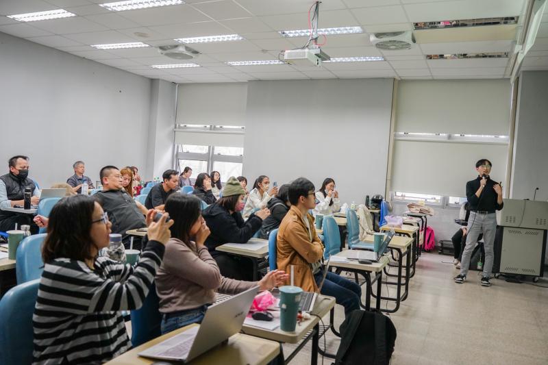 課程最後的學員音樂成果分享。