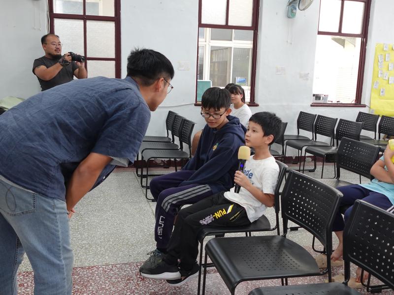 帶領教會中的孩子們一同探索攝影的樂趣