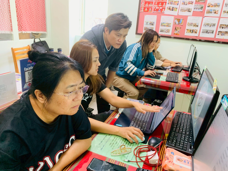 📸 大家正在學用AI做圖、寫文， 現場氣氛超棒，不少人已經解鎖新技能啦！