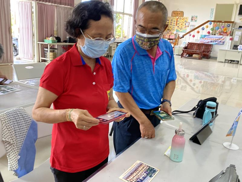 教導如何透過手機拍攝或掃描保留影像，並運用拍攝時的構圖與自然光線，強化畫質與還原度。