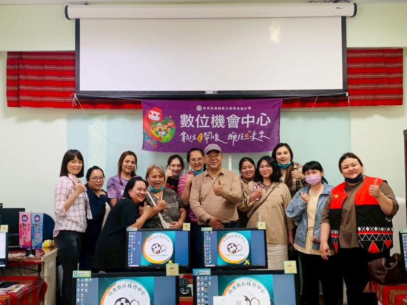 特別感謝  📌 南澳鄉公所 鄉長的大力支持培力數位人才計畫 📌 南澳鄉立圖書館 館長提供優質數位學習環境 讓學習不間斷，數位力在地扎根！