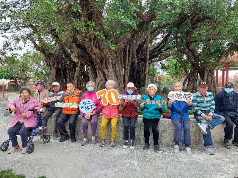 戶外擺拍一起來