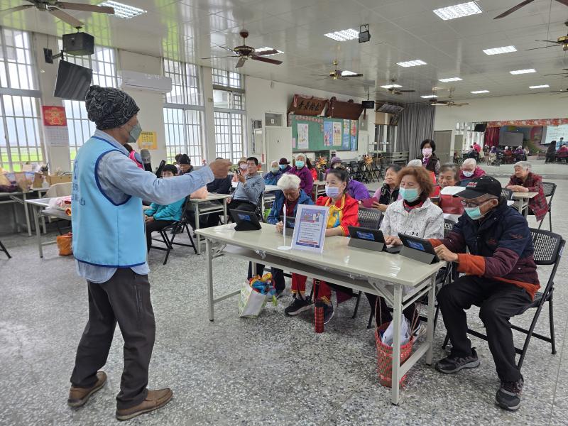 長者們提到年紀有了記不起來，希望還能再次說明，講師說只要大家願意再來”很多次”沒問題，這個情形應該不只在偏鄉吧。