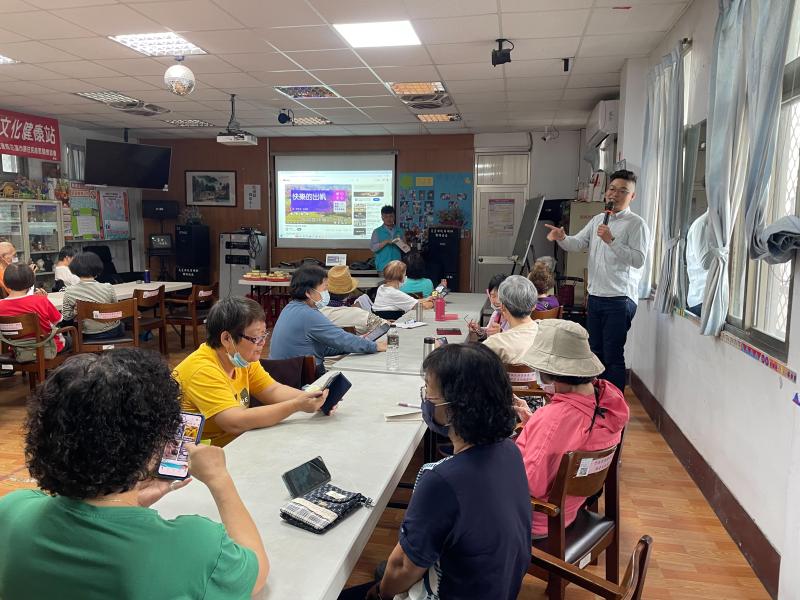 5/3在國強社區福氣站熱鬧開唱