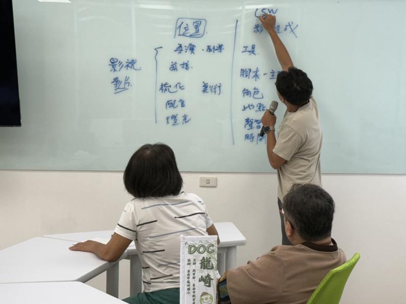 本課程為關廟與龍崎居民提供直播技巧教學，提升影像呈現與互動能力。