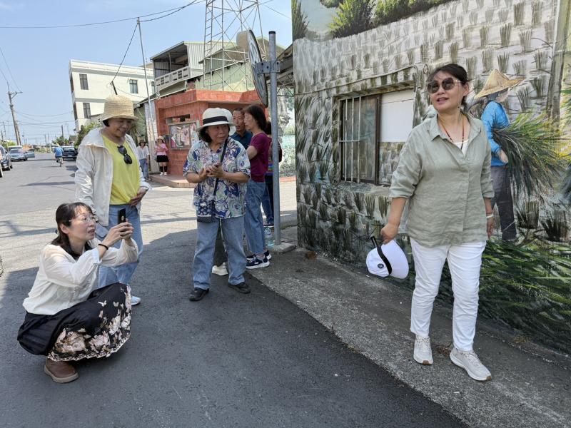 大多數的學員都覺得這堂課程實用性高，尤其是在實際拍攝與講評環節中收穫最大。  大家在互相實際拍攝學習的過程，很開心也收穫滿滿的  多位學員在課程中完成個人攝影作品集，並獲得老師與同儕的正面肯定。