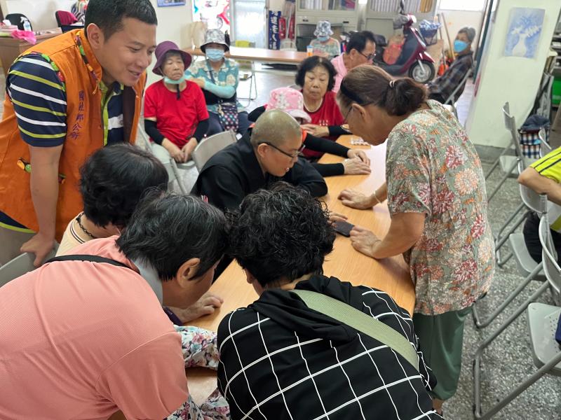 Apple 日曆的設計簡潔，有著高效的整合性，能夠方便地與Siri進行語音控制，適合Apple用戶使用。