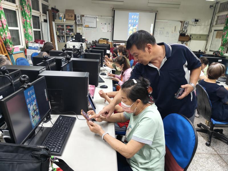 老師借絕學員遇到的瓶頸。