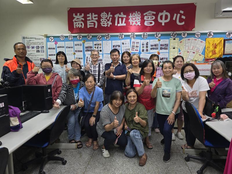 學員課後合影。