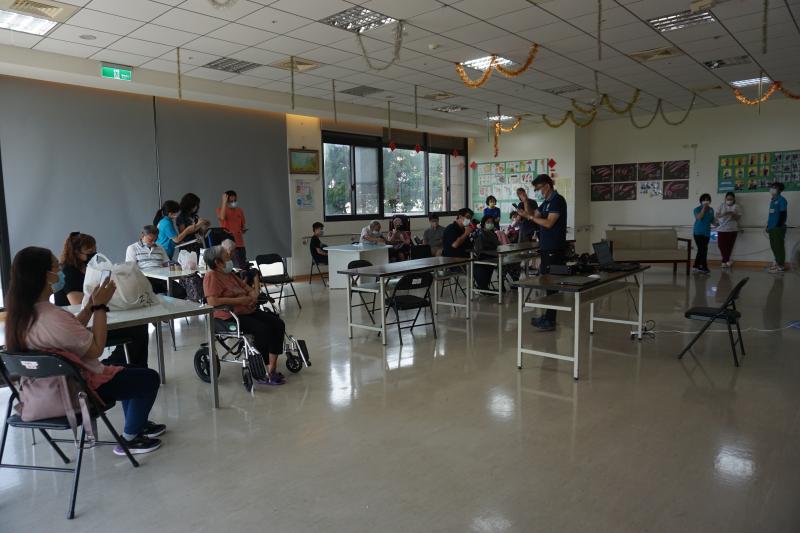 如何使用手機拍照，記錄家人相聚時光