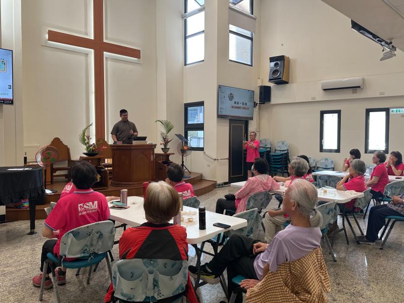 5/14在芥菜種會富安站，我們邀請張恩睿老師帶來《行動支付便利通》課程