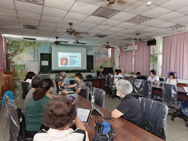 這門課使用SKetchbook繪畫軟體