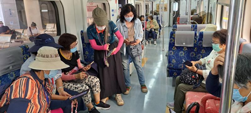 數位學習無所不在, 可以在火車上先找好前往潮州日式建築文化園區的地圖與介紹