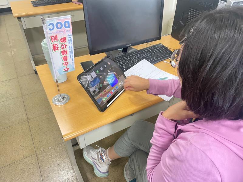 今天帶自己的平板來阿蓮DOC上課，下課後就不怕資料沒帶上囉!