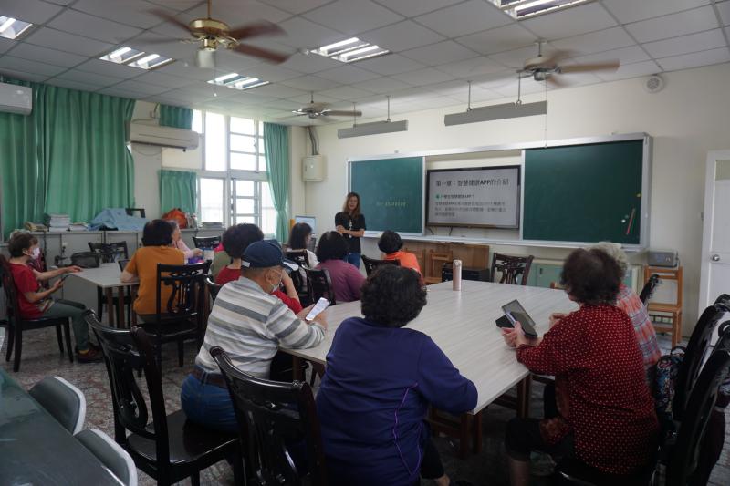 講師課程講解有哪些APP可以測量，關心我們的身體健康