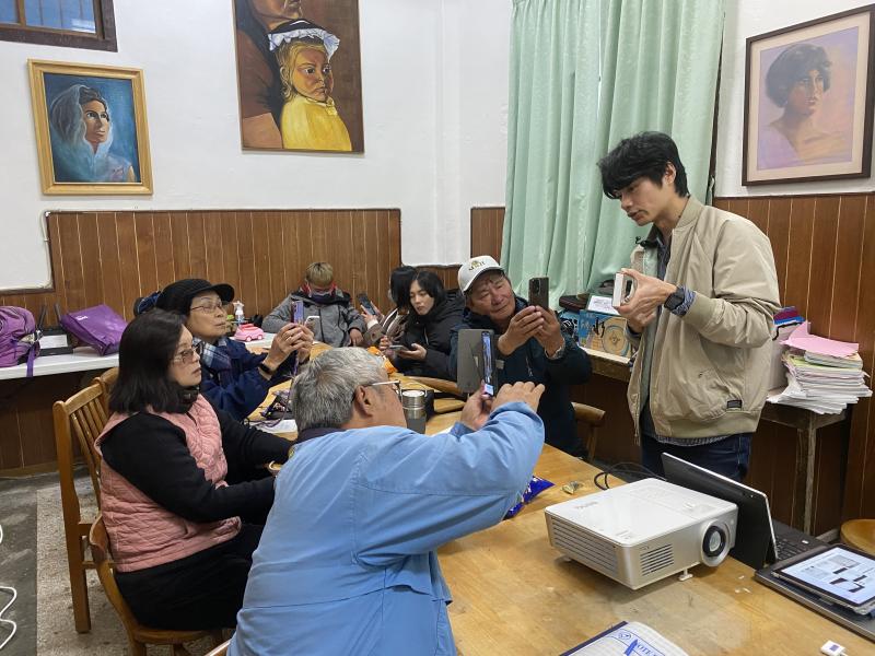 老師讓學員掃描操作