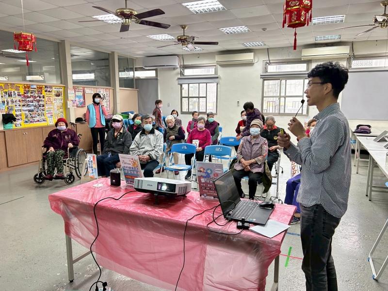 運用手機平板為工具，可以快速搜尋到大量資源，以達終生學習目標。