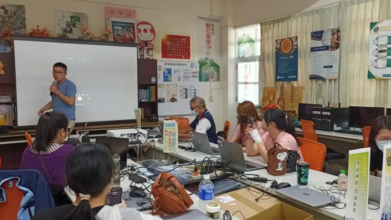 練習轉動腰部，提升拍攝穩定度，並學習多種運鏡方式與構圖技巧。