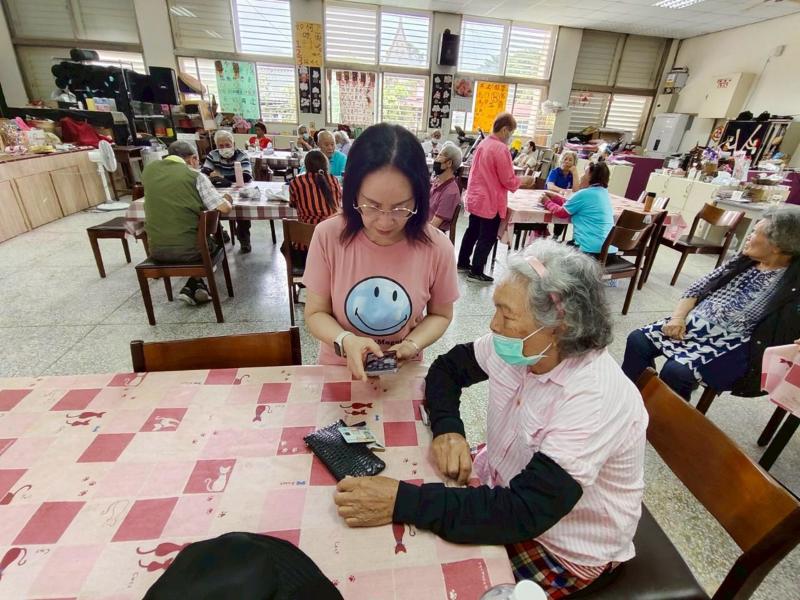 長長分享生病時會拿健保卡去哪家醫院看診