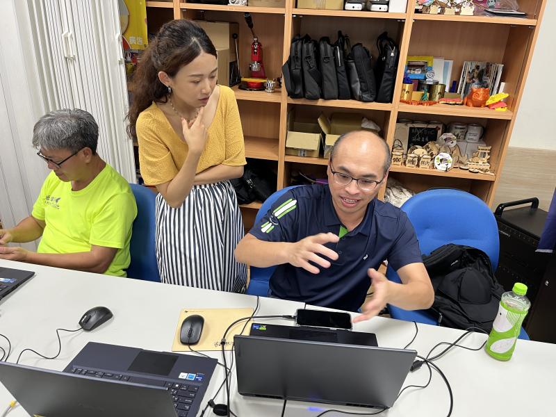 30分鐘創意海報設計-3