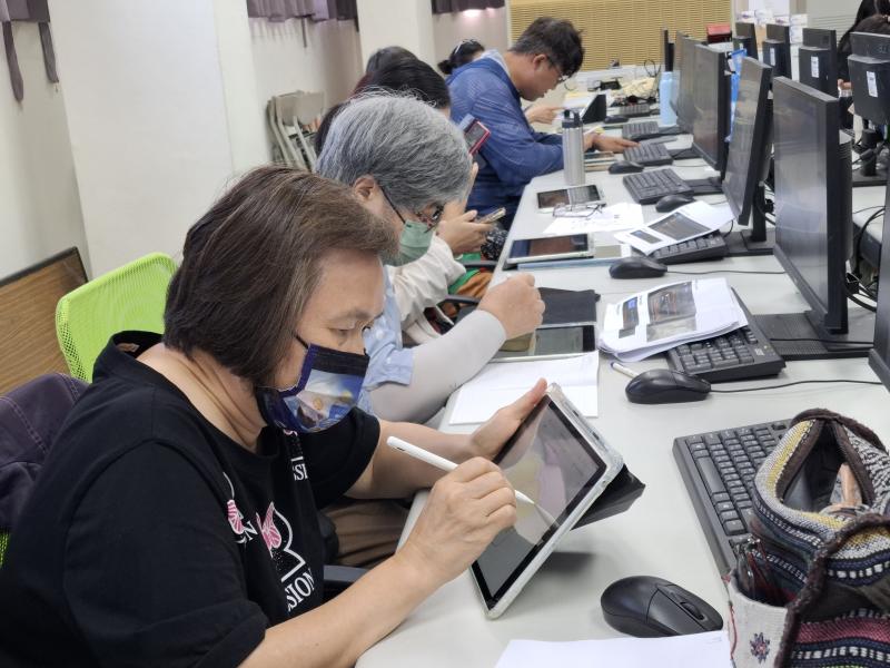 學員剛接觸平板繪圖