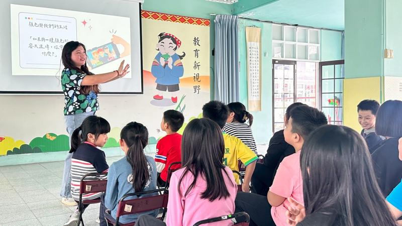 教導學員學習數位攝影技巧