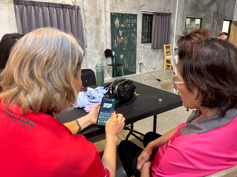 學員互相探討、交流