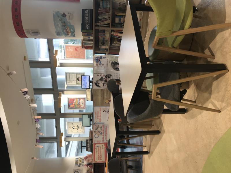 圖書館文藝氣息繚繞