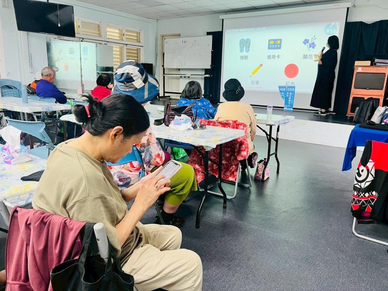希望透過這次課程，讓長輩們能更自在地使用科技工具，不但提升數位技能，也讓部落的生活變得更便利、更有趣！